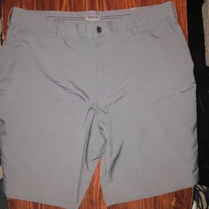 Izod golf shorts